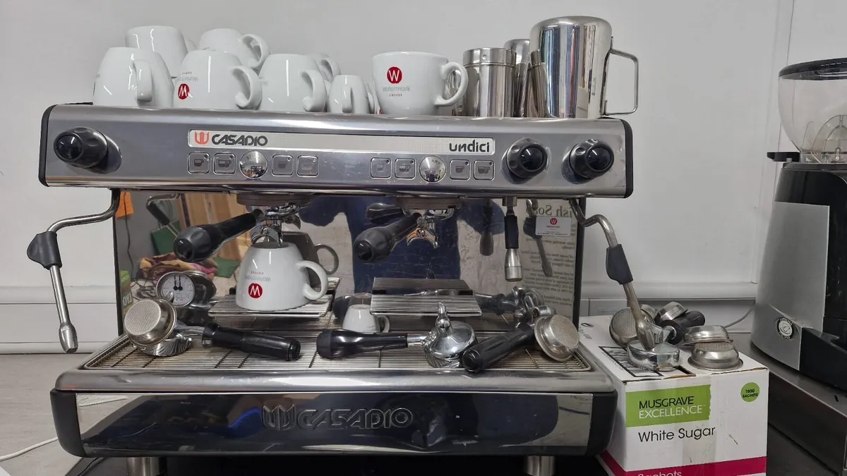 Barista Coffee Machine + All Crockery Included! - Image 2