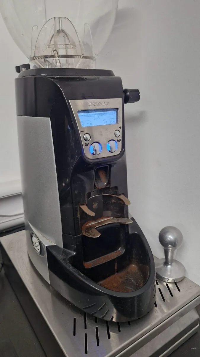Barista Coffee Machine + All Crockery Included! - Image 4