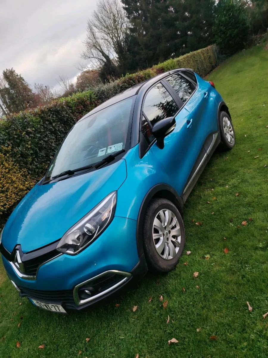 Renault Captur - Image 1
