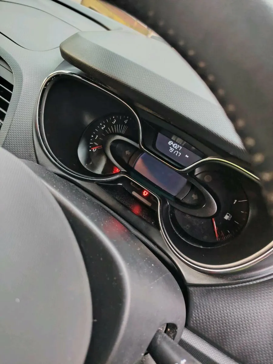 Renault Captur - Image 2