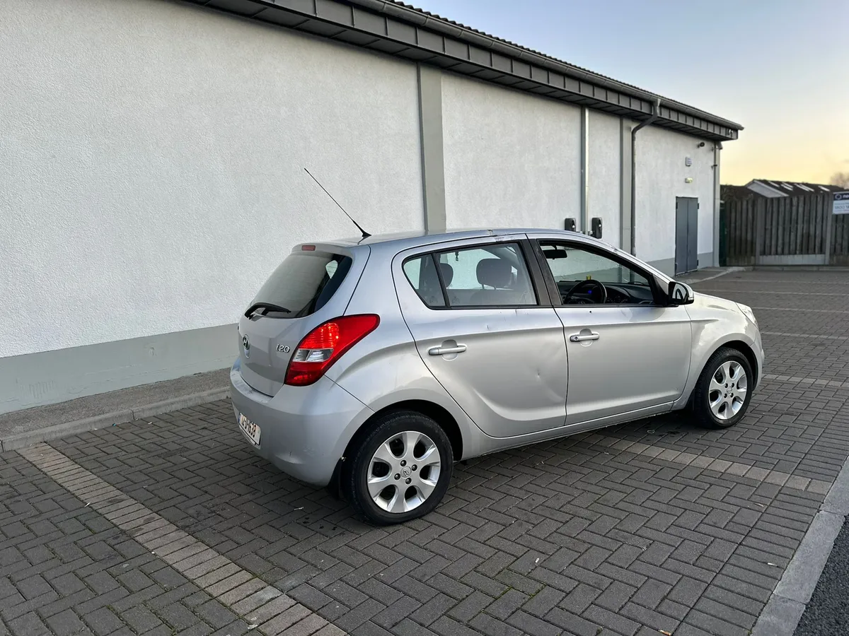 Hyundai i20 2012 petrol 1.2 - Image 4