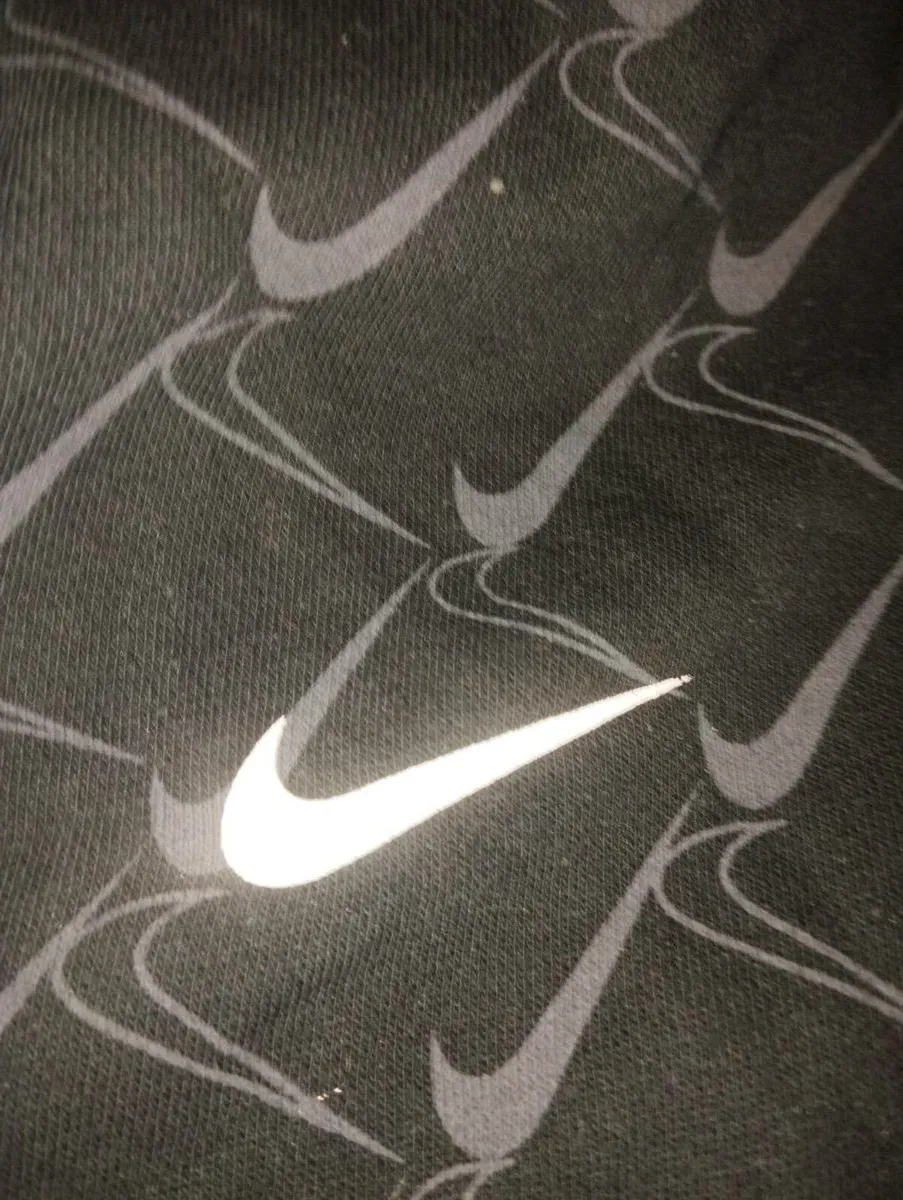 Nike top - Image 2