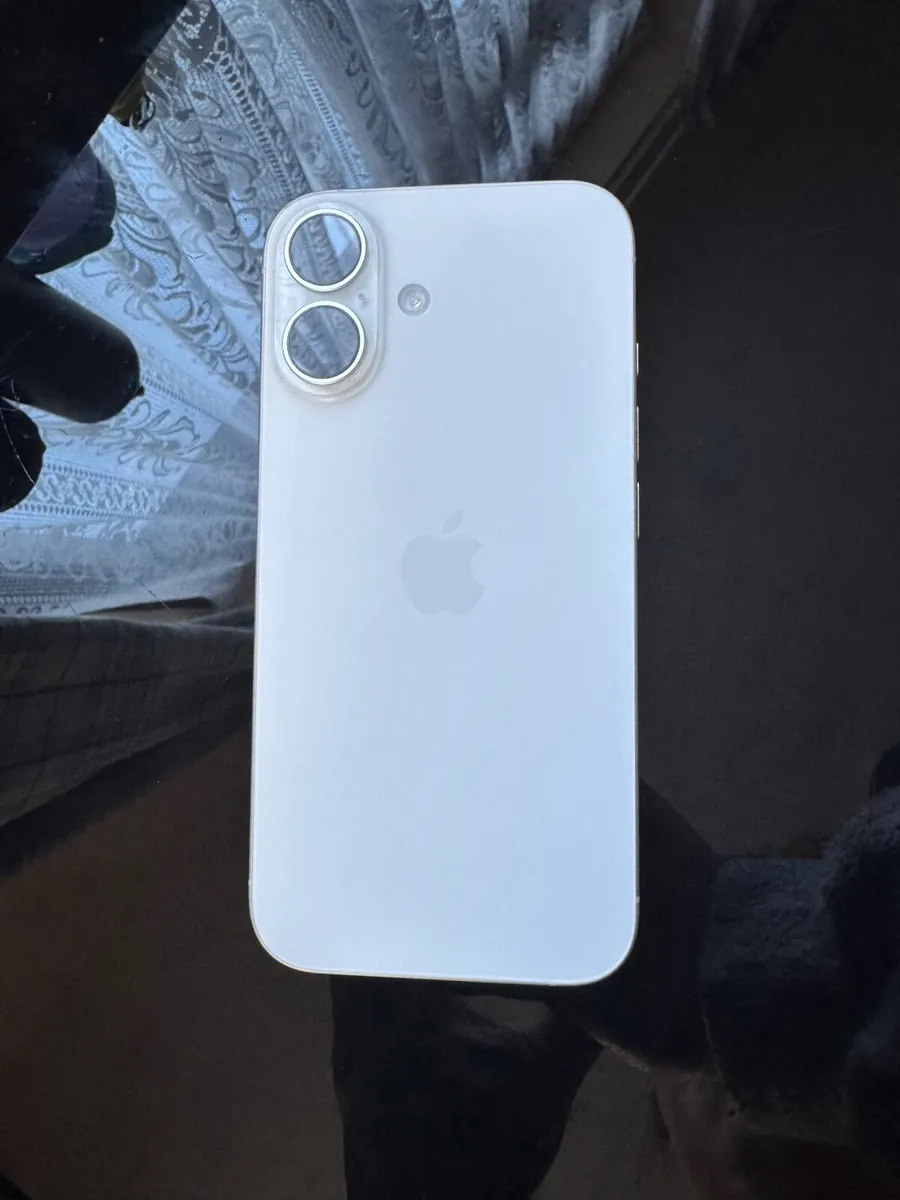 iPhone 16 - like new - Image 1