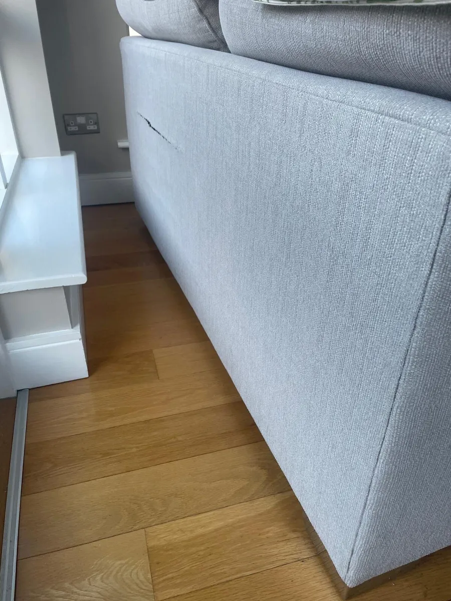 Couch - Image 3
