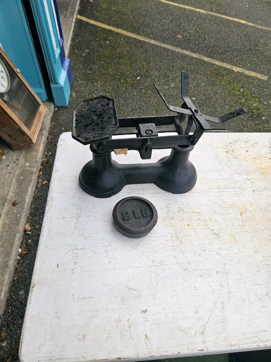 Vintage Cast Iron Weighing Scales - Image 1
