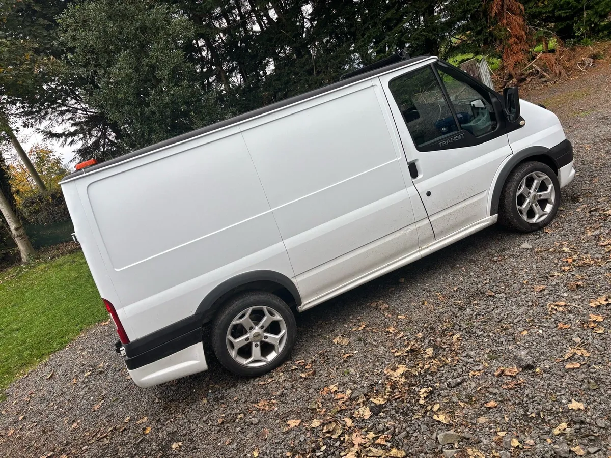 Ford Transit - Image 4