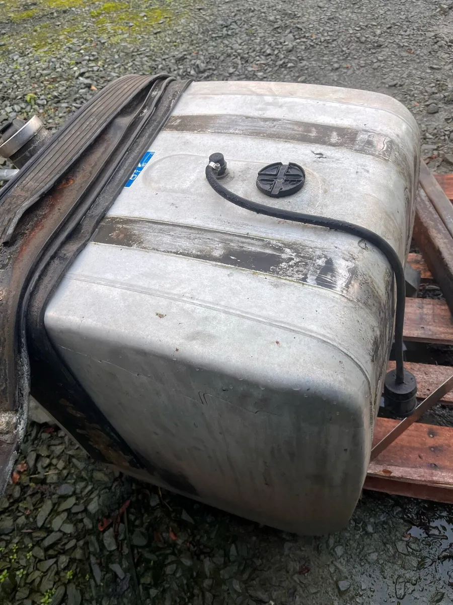 Scania Diesel Tank and Brackets - Image 1
