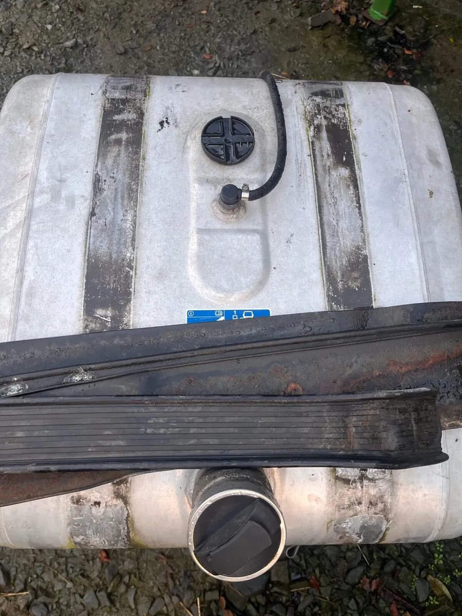 Scania Diesel Tank and Brackets - Image 2