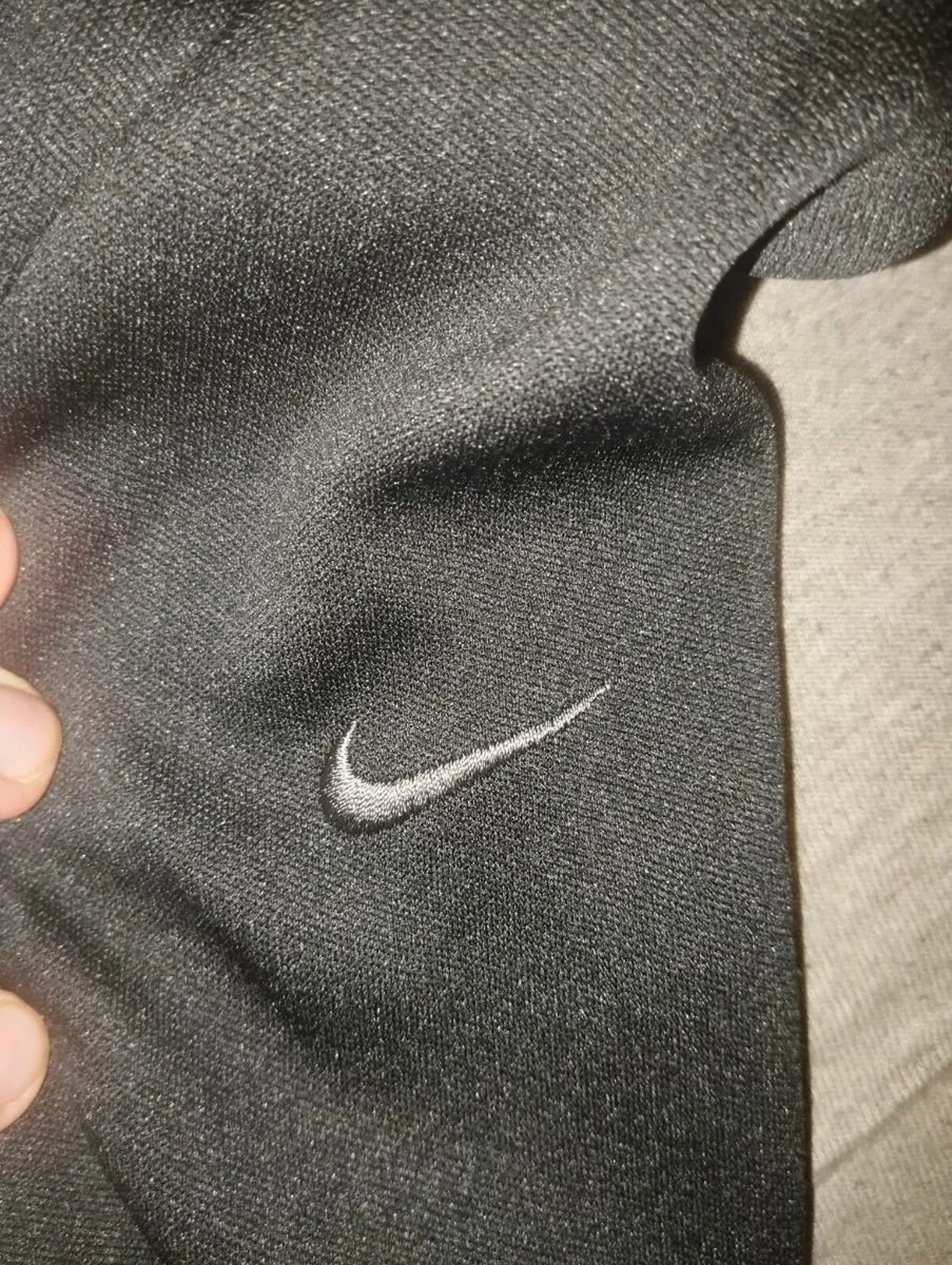 Nike top - Image 2