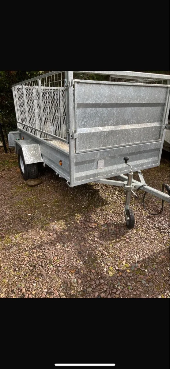 Trailer - Image 1