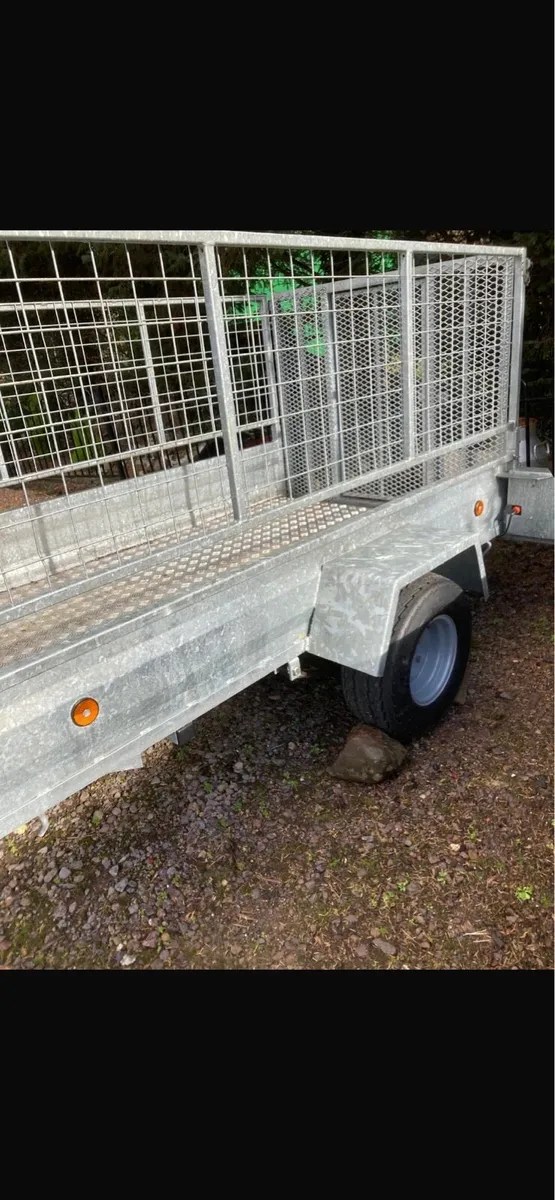 Trailer - Image 2