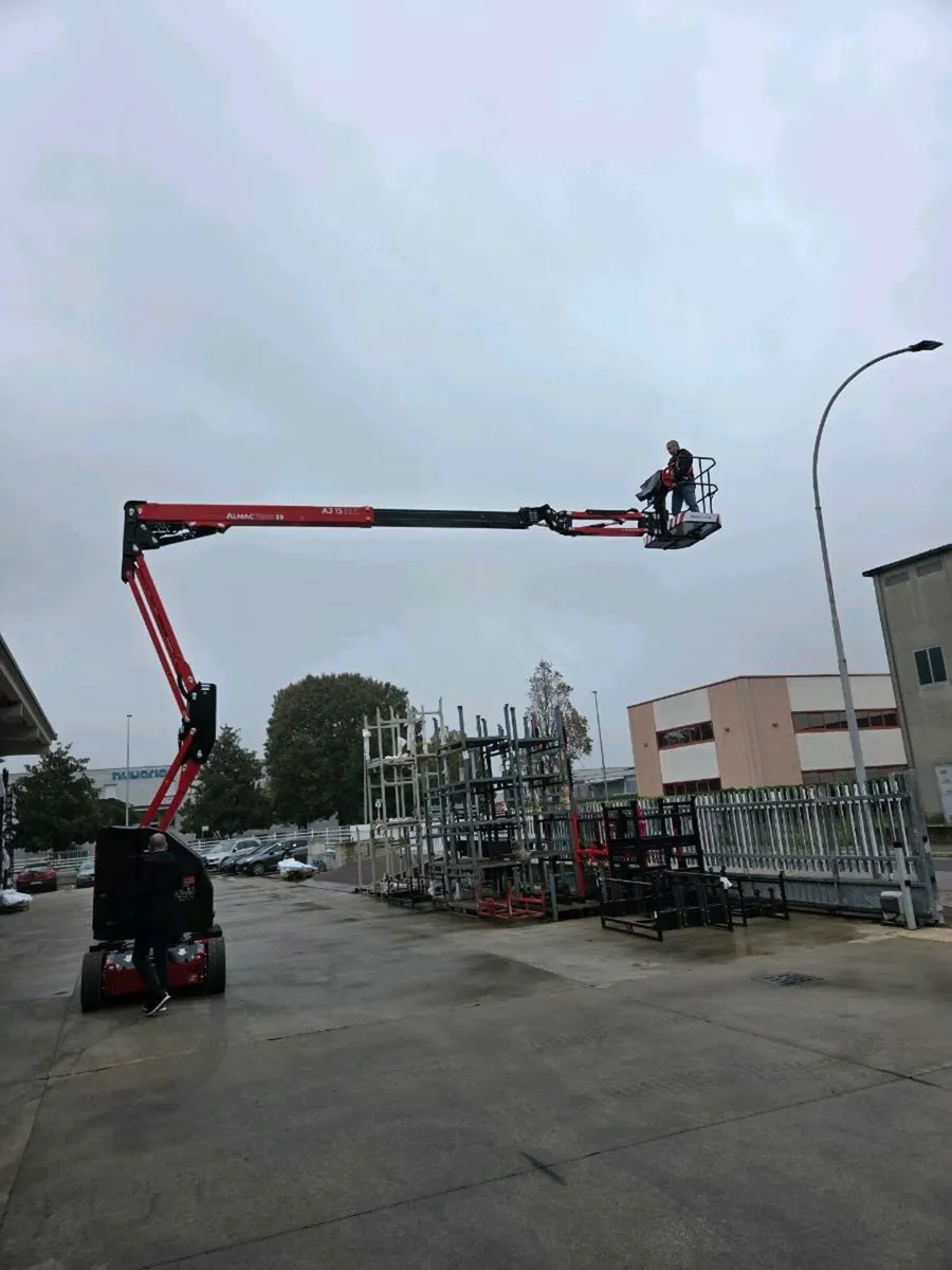 Almacrawler Rough Terrain Tracked Platforms - Image 1