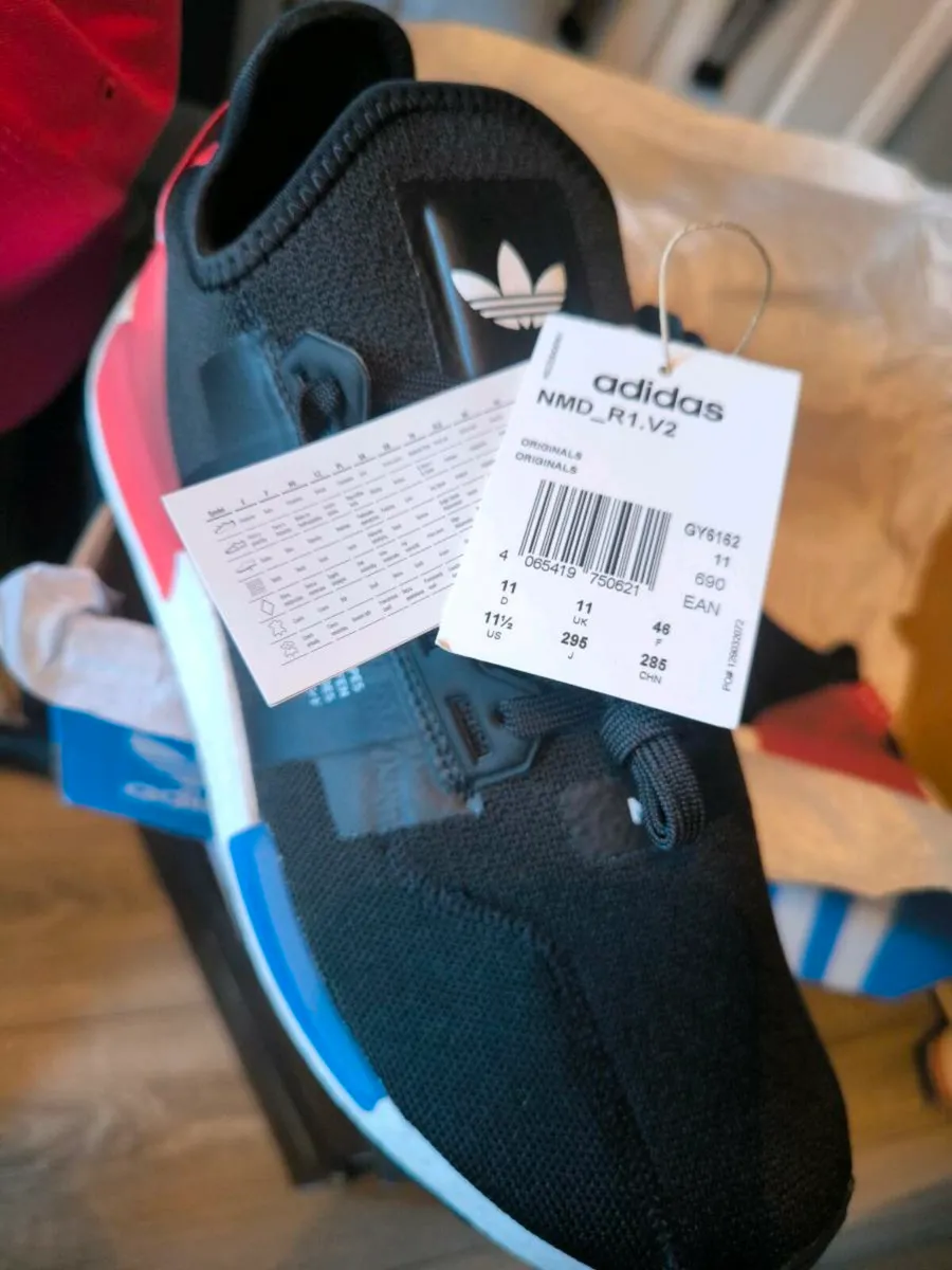 Adidas NMD R1 V2 trainers - Image 4