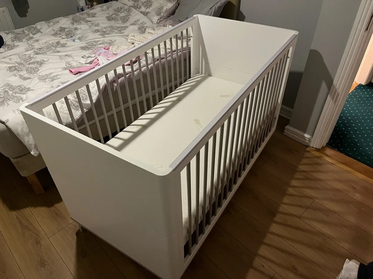 Baby Elegance cot bed - Image 2