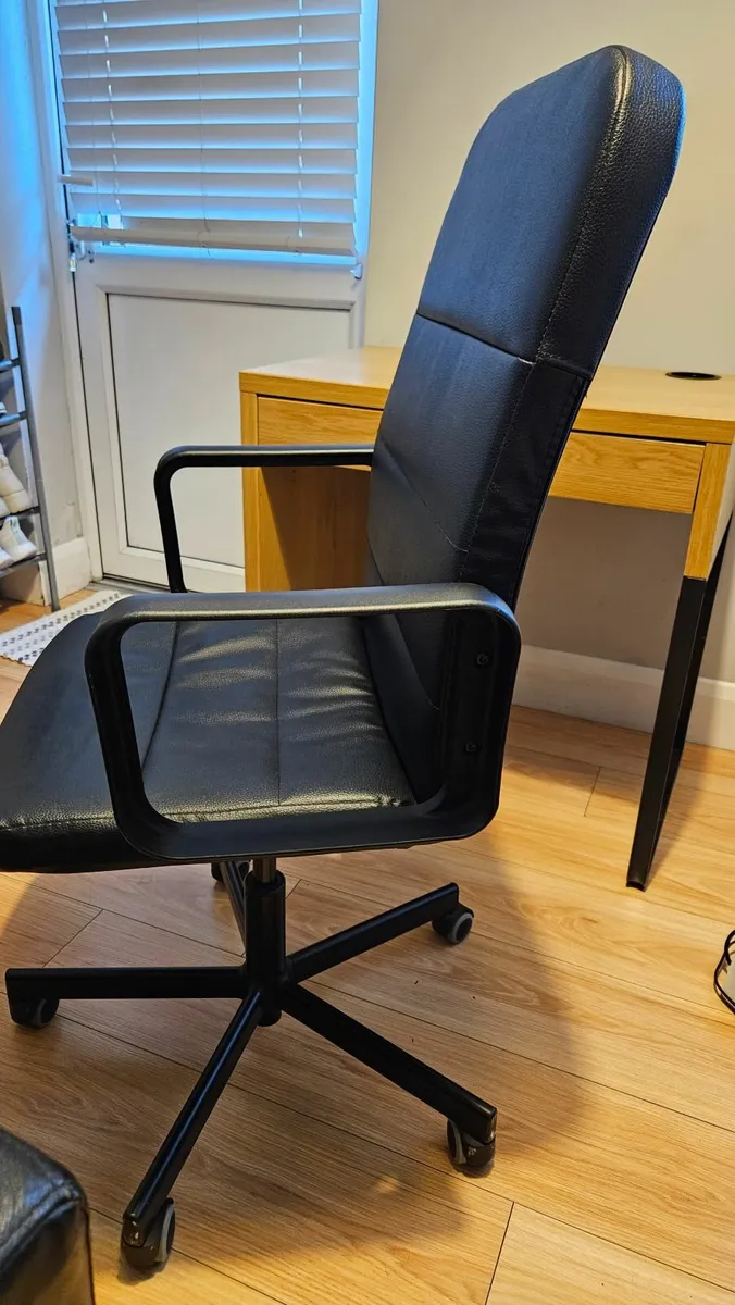 Office desk + chair - Image 3