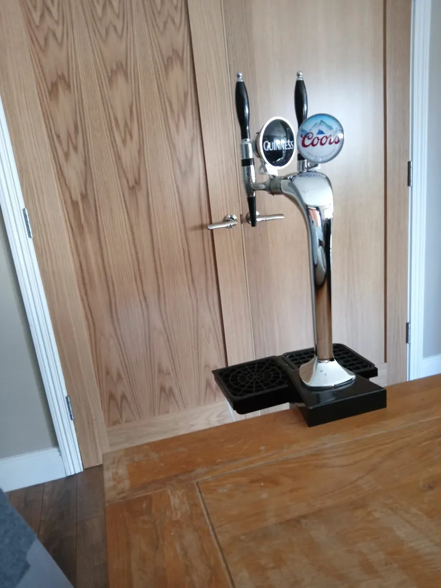 Beer cooler and taps etc - Image 3