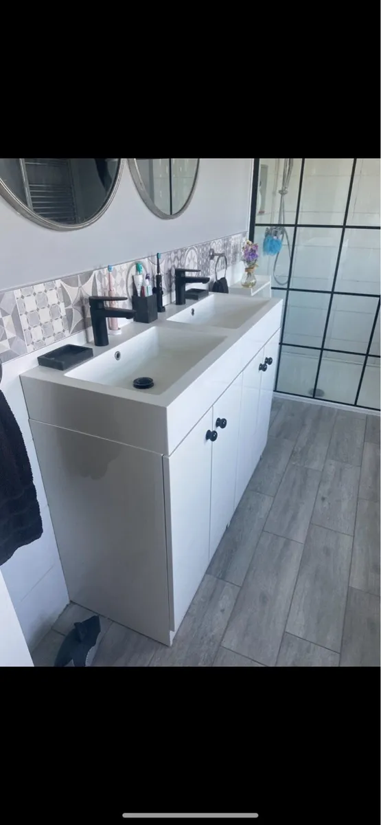 Double vanity unit & double basin - Image 3