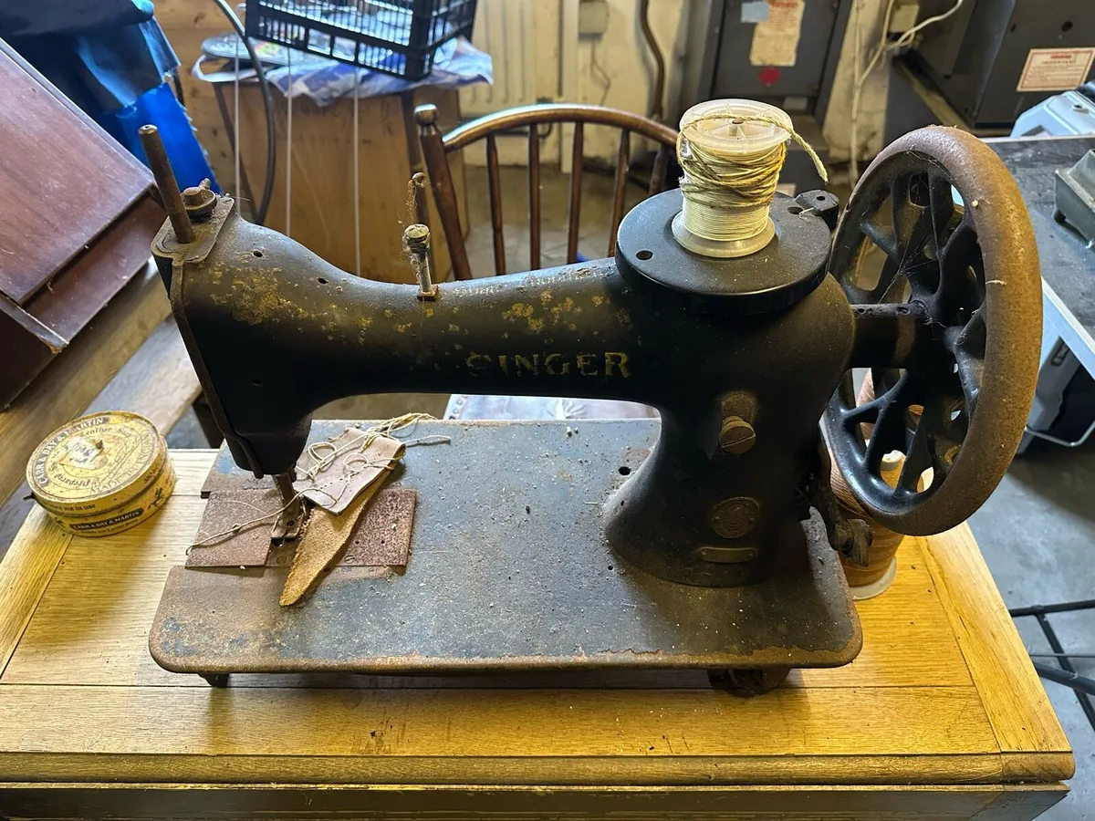 Large singer sewing machine 1916 - Image 1