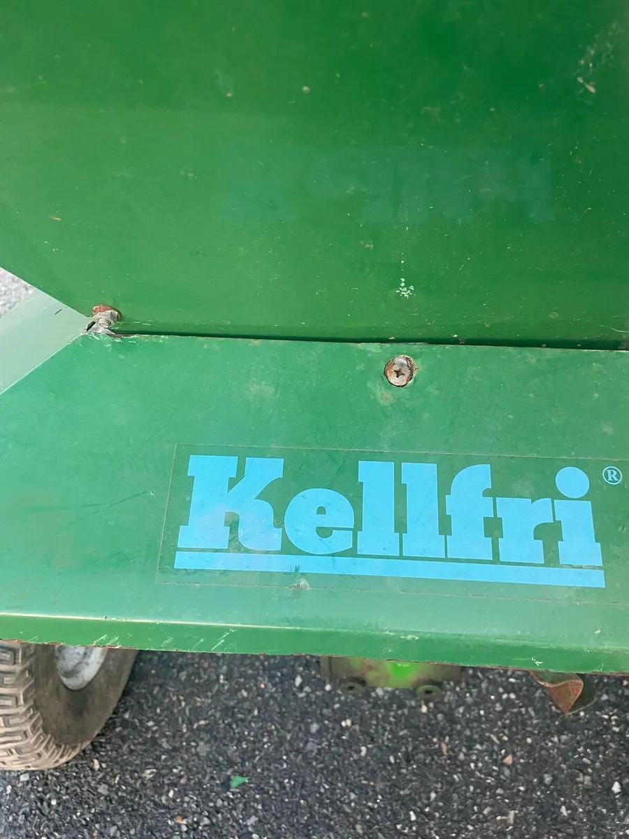 Fertiliser spreader - Image 2