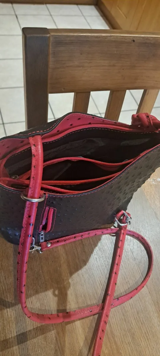 Italian Leather Shoulder/Backpack multiway Bag - Image 2