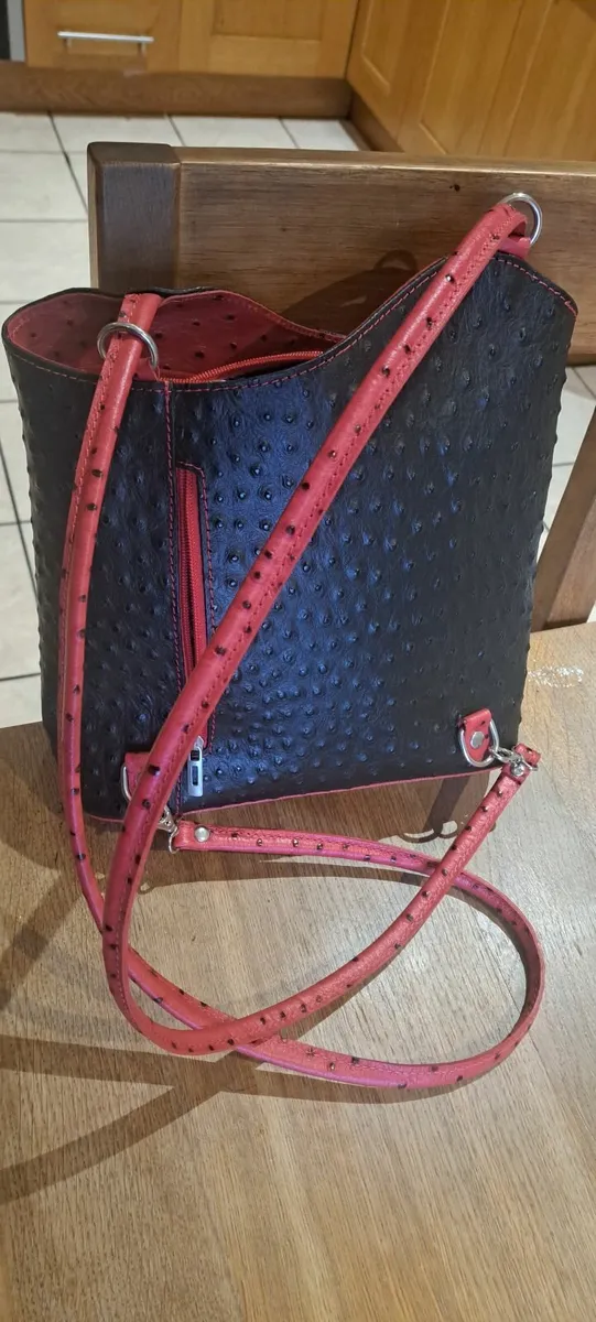 Italian Leather Shoulder/Backpack multiway Bag - Image 1