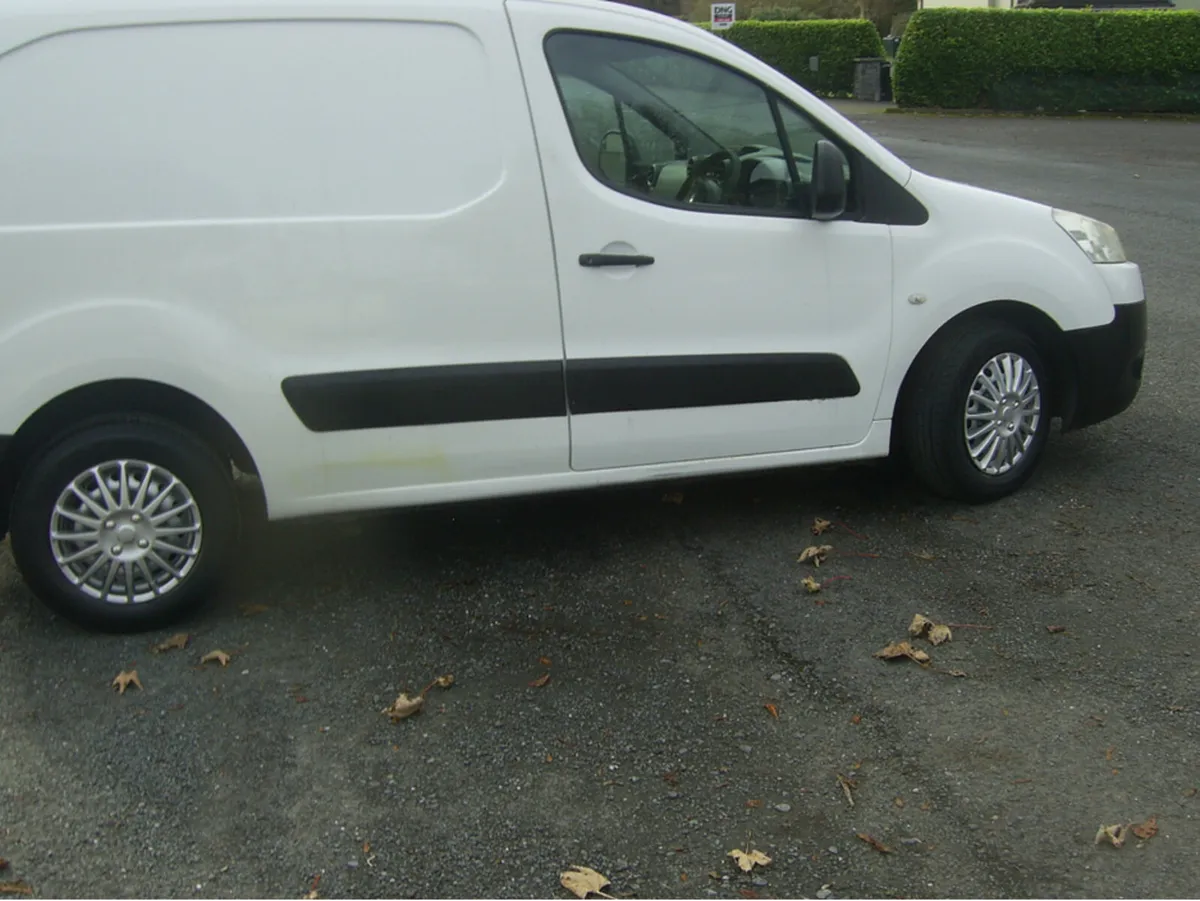 Peugeot Partner 1.6 HDI 850 S 90PS 5DR PROFESSIONA - Image 2