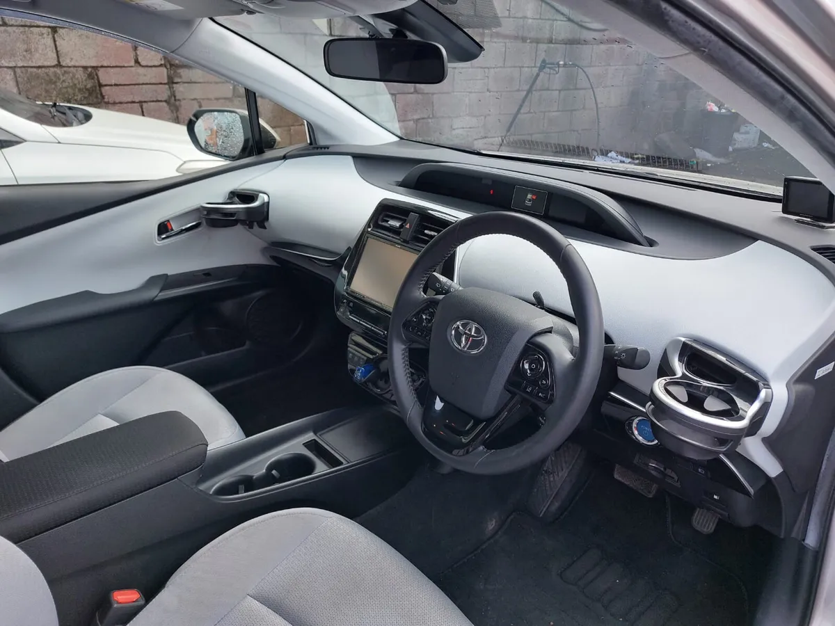 TOYOTA  PRIUS 2020 AUTOMATIC PETROL HYBRID - Image 2