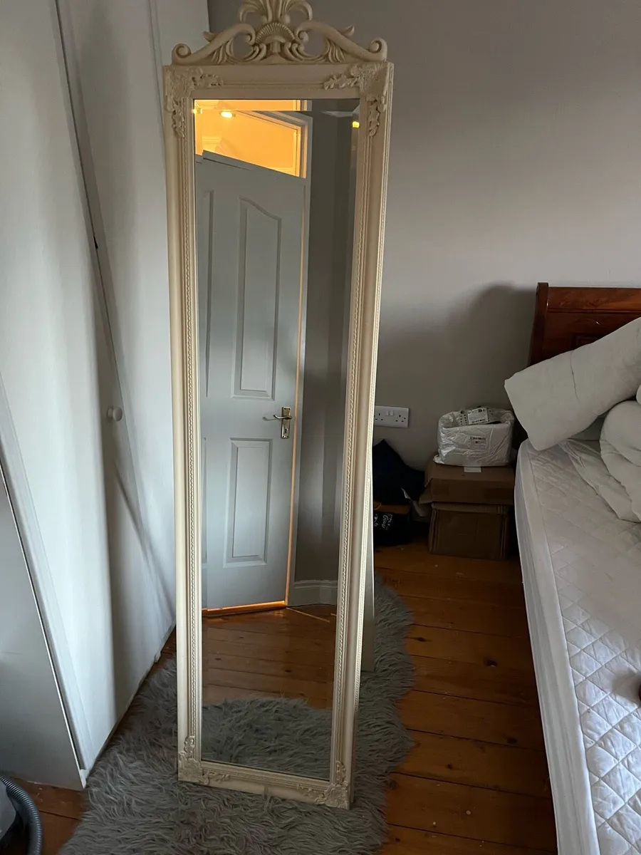 Free standing, full length Mirror - Image 1