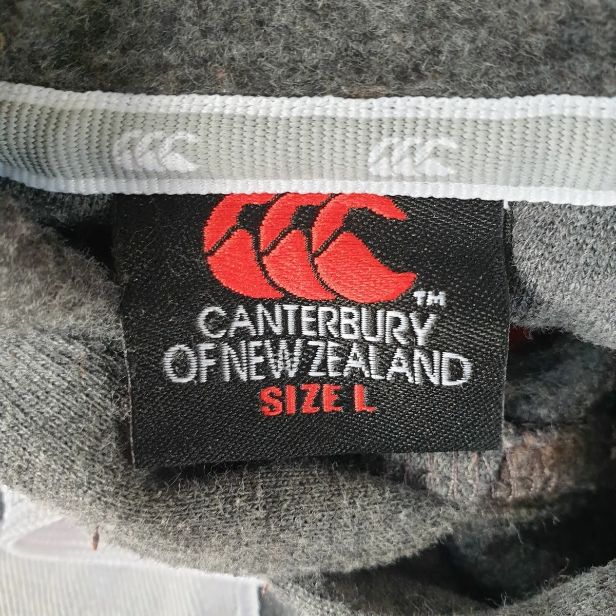 Canterbury stripped hoodie size Large - Image 4