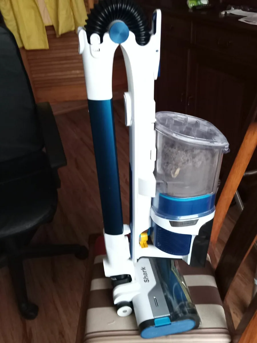 Shark Powerpro Cordless Vacuum cleaner - Image 2