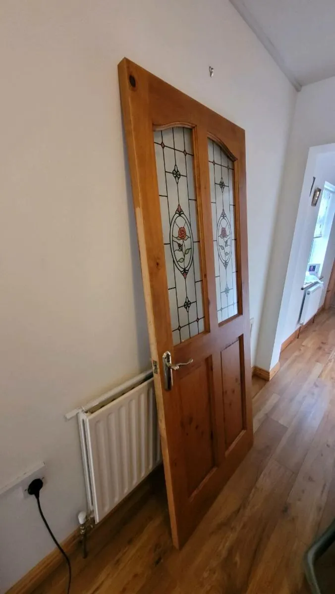 Solid wood door with glass panels - Image 3