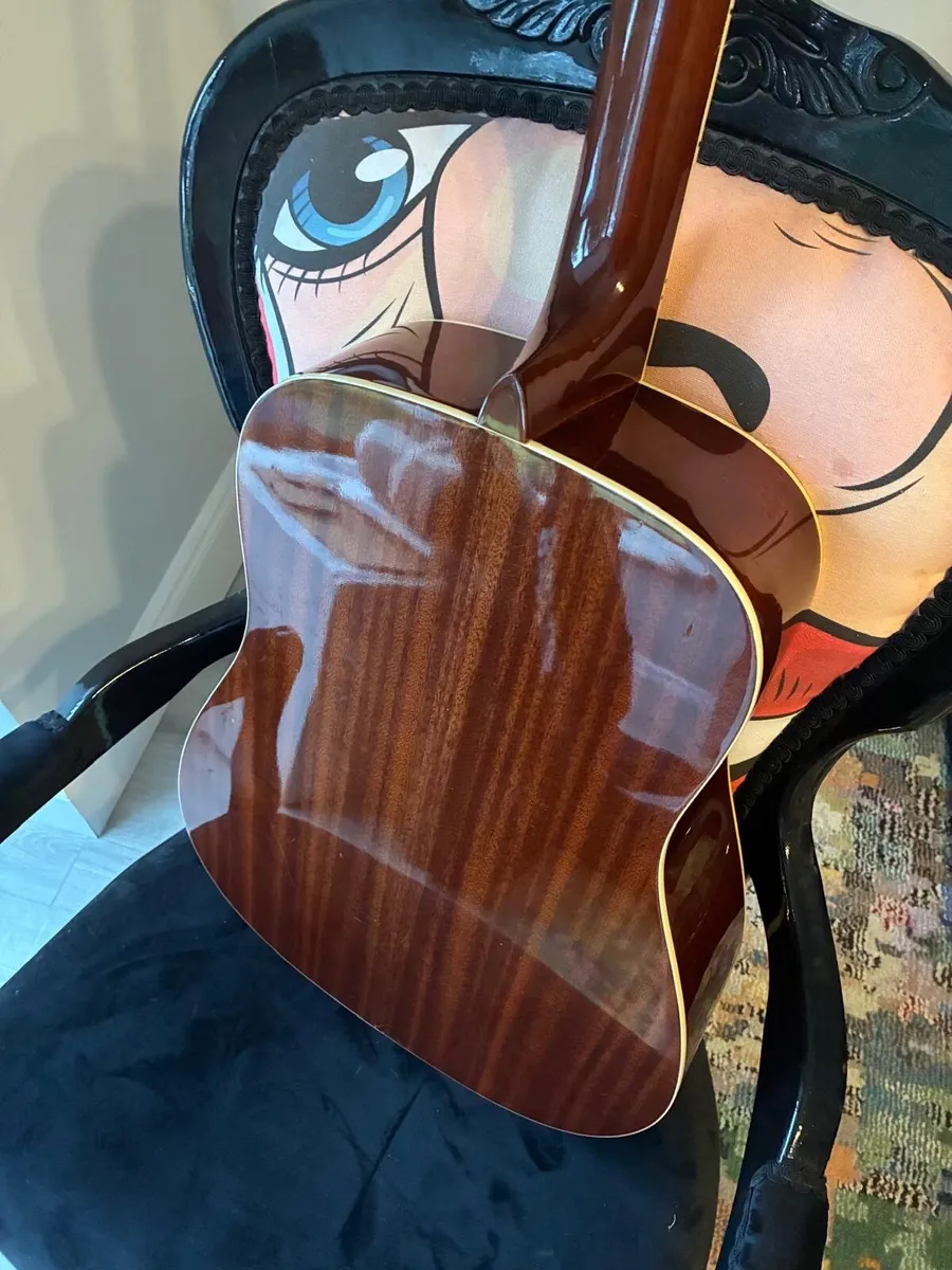 Guitar - Image 4