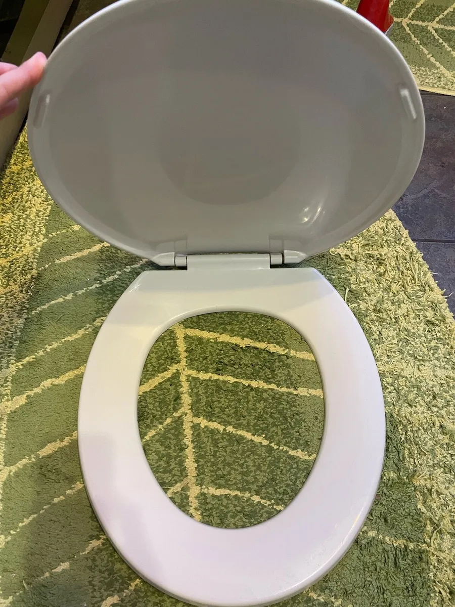 Toilet seat - Image 2