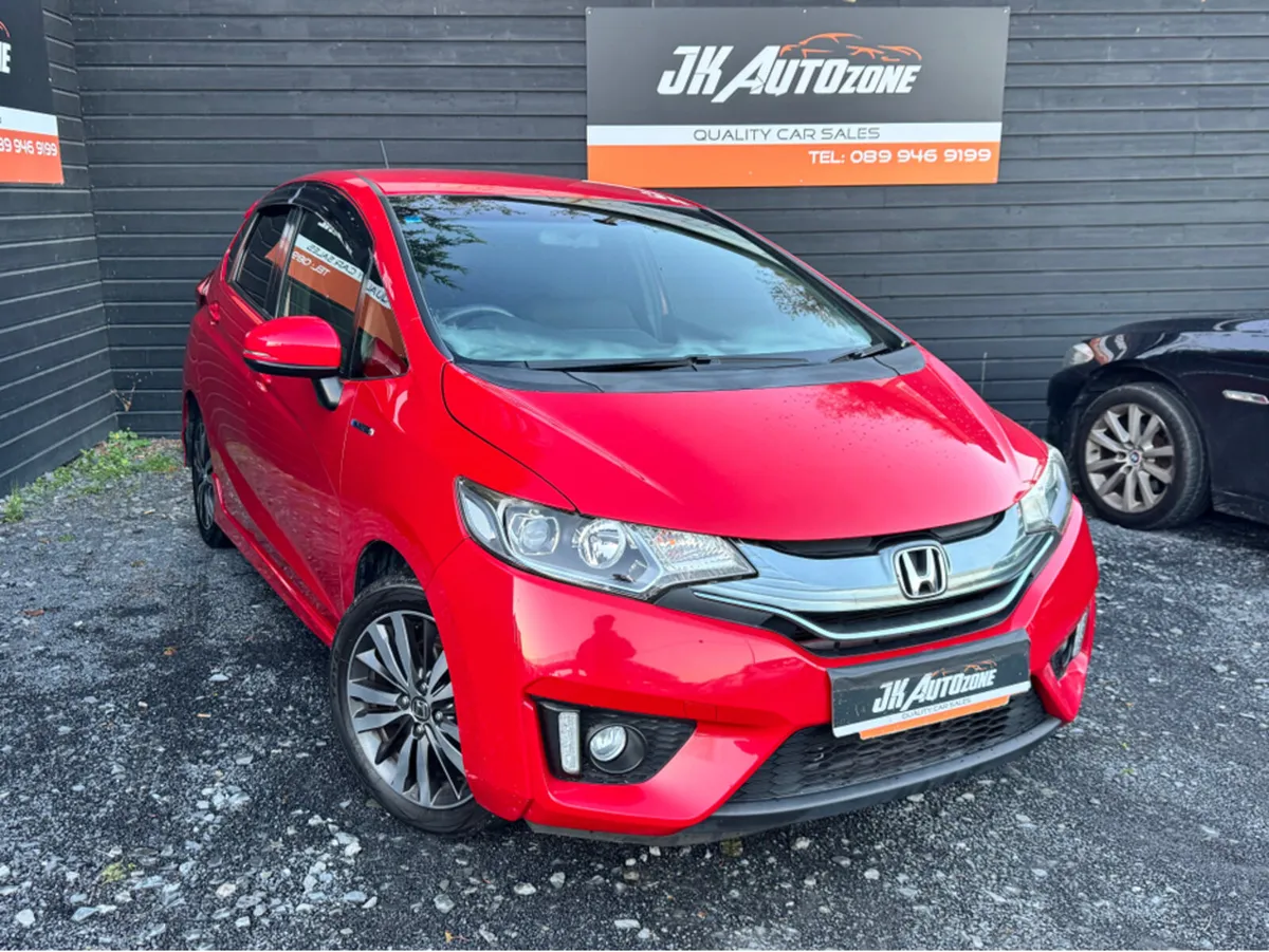 Honda Fit 1.5 HYBRID AUTO - Image 1