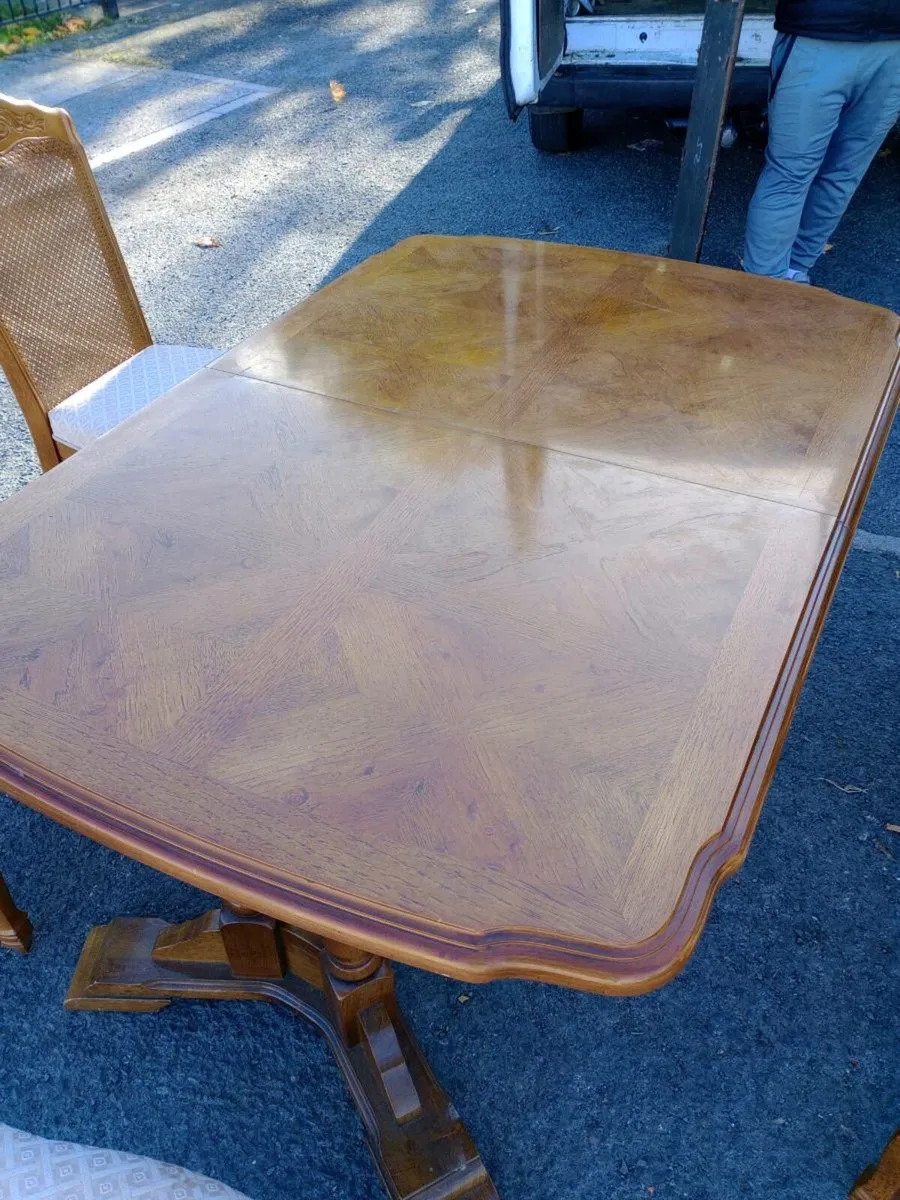 Table & 5 chairs - Image 4
