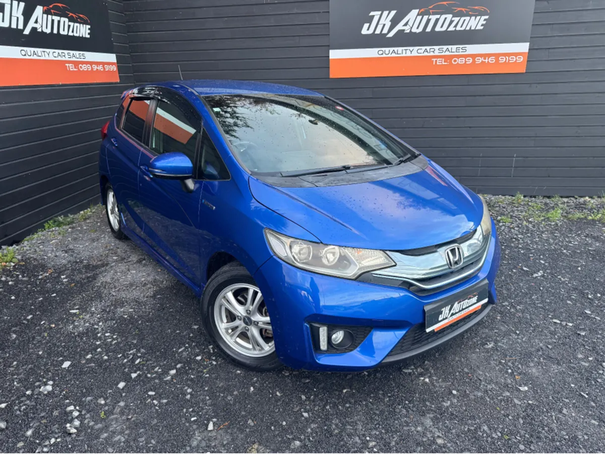 Honda Fit 1.5 HYBRID AUTO - Image 1