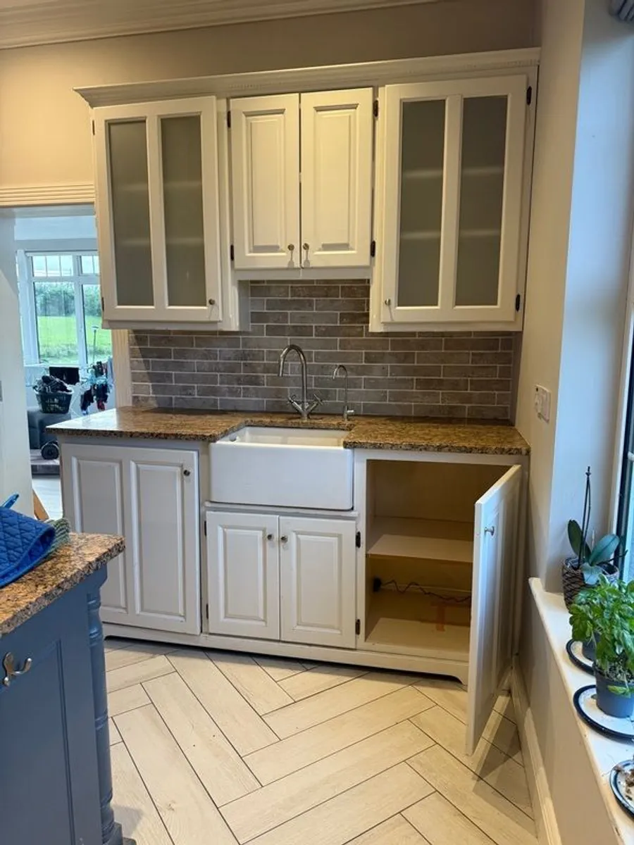 Kitchen and Accessories - Image 4