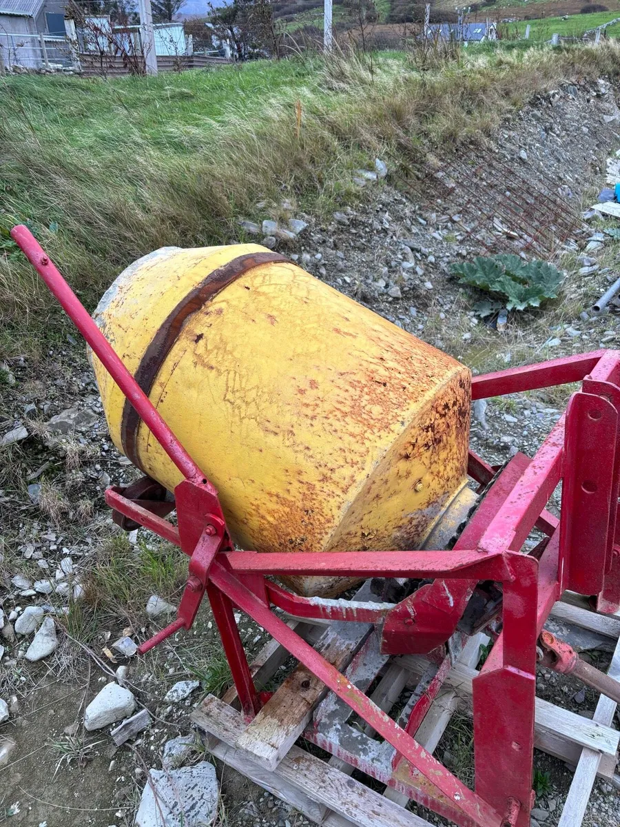 Tractor PTO cement mixer - Image 1