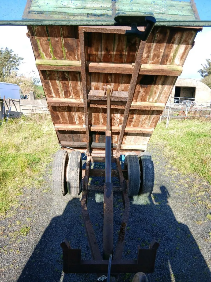 Tractor trailer - Image 1