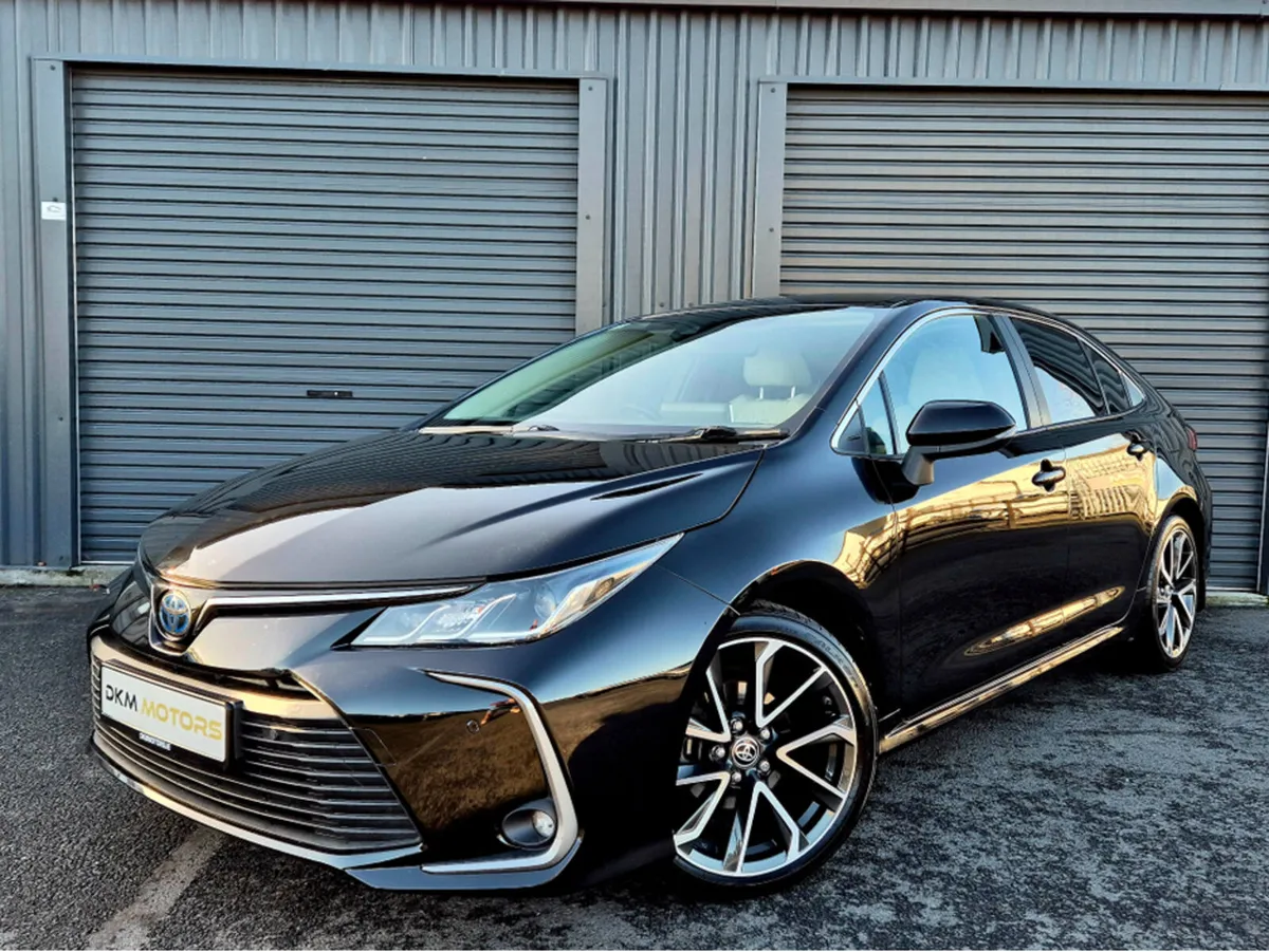 Toyota Corolla SOL SALOON AUTO HYBRID - Image 3