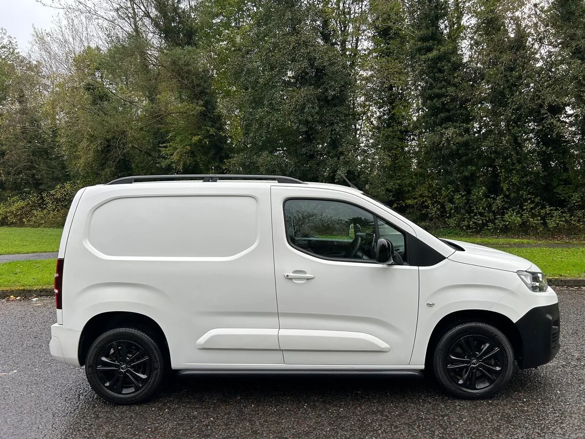 2021 Citroen Berlingo 5 speed 100bhp Driver Pro - Image 2