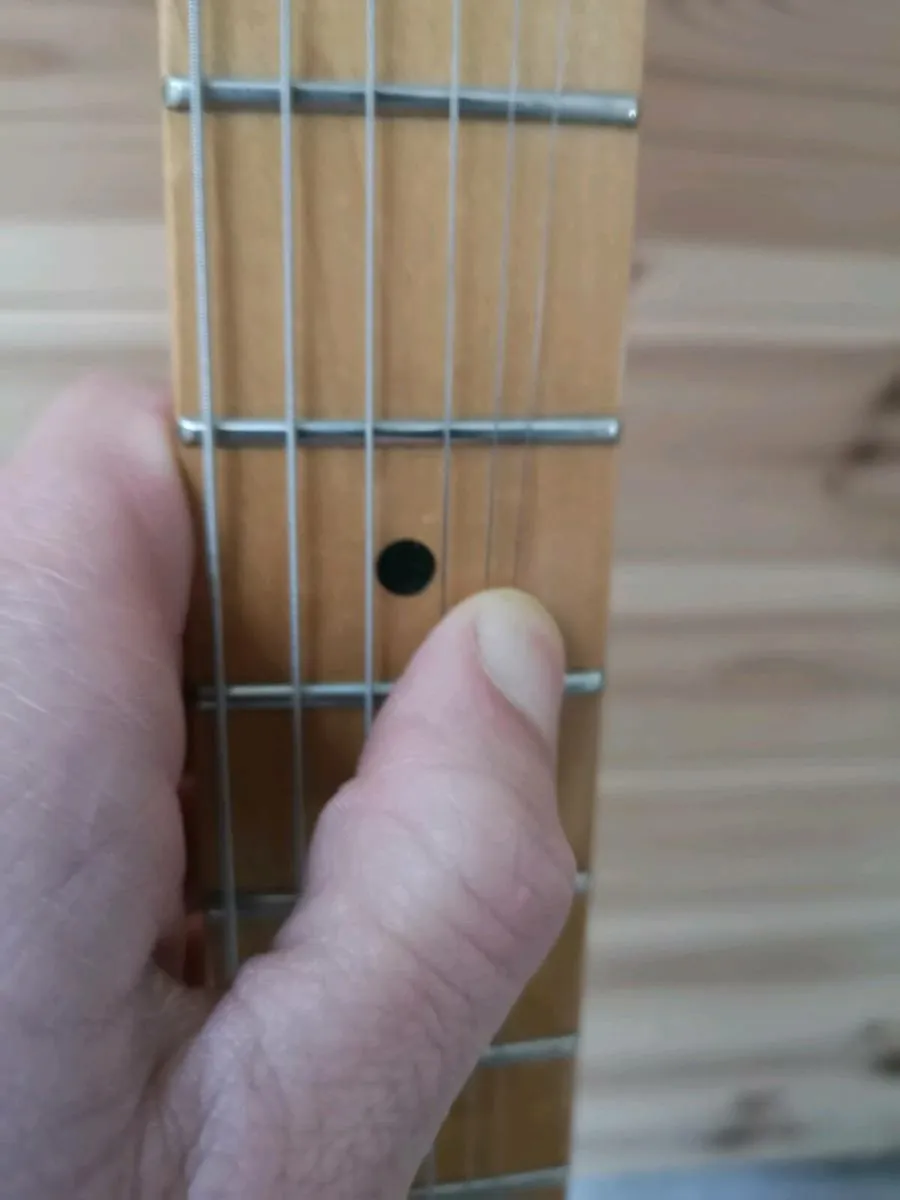 Fender HH MiM Strat Ice Blue - Image 2