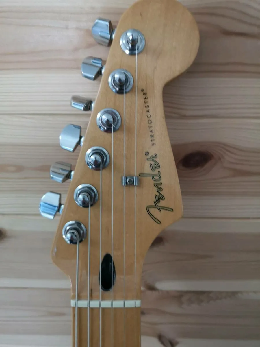 Fender HH MiM Strat Ice Blue - Image 3