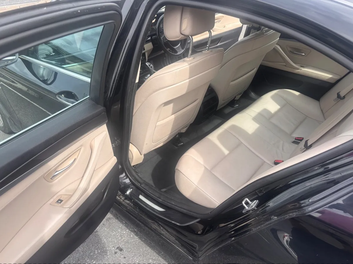 BMW 5-Series 2011 - Image 3