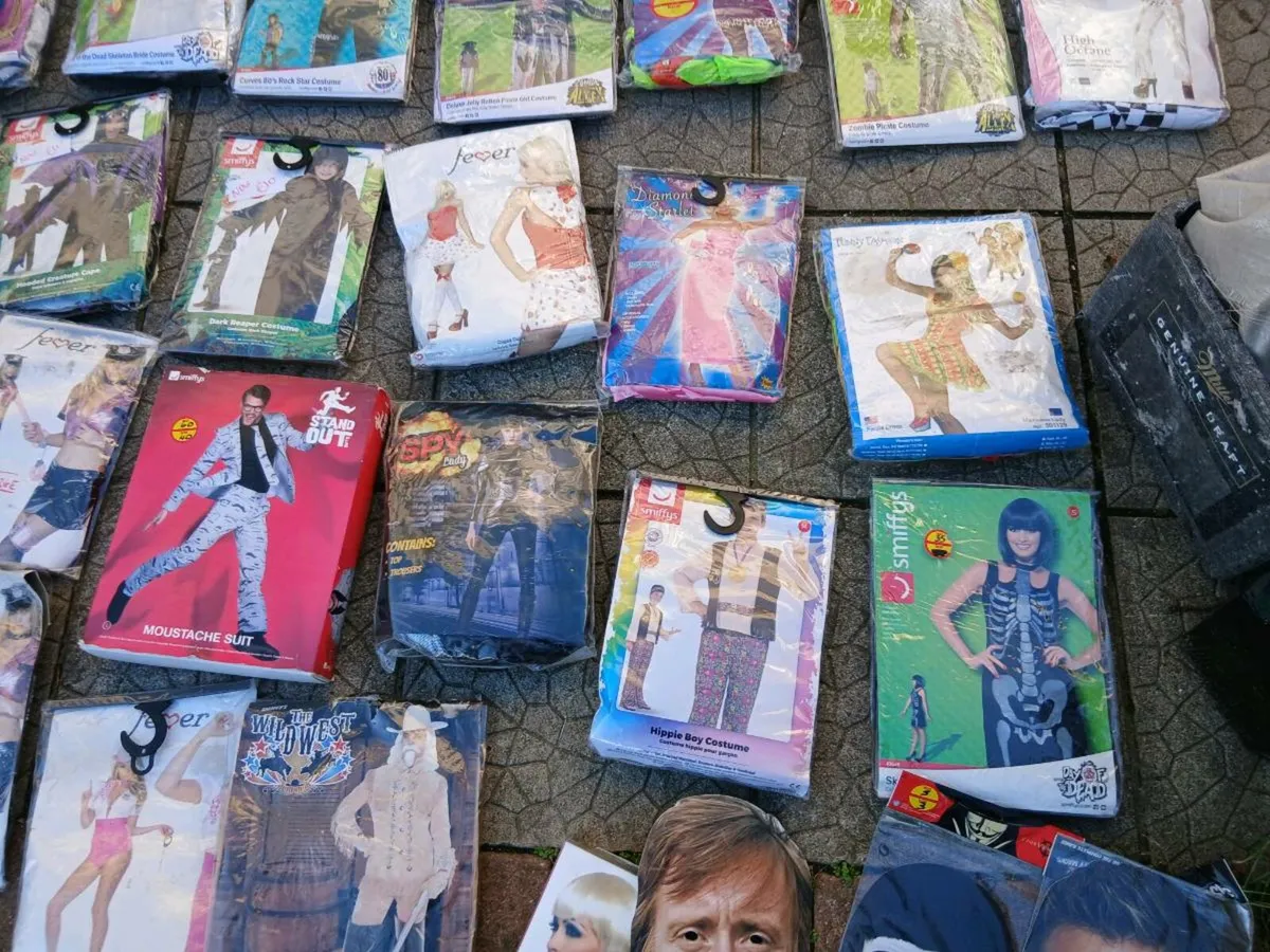 Halloween costumes - Image 2