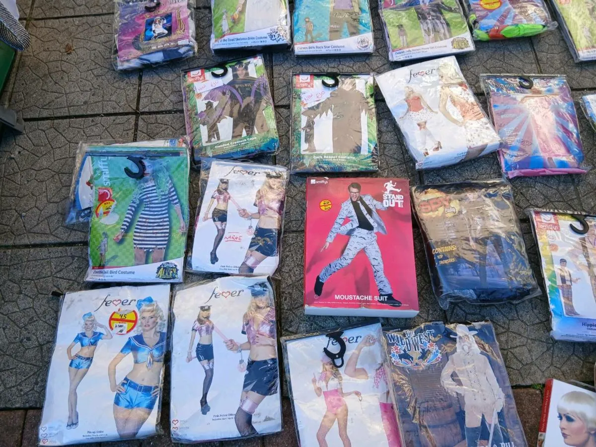 Halloween costumes - Image 3