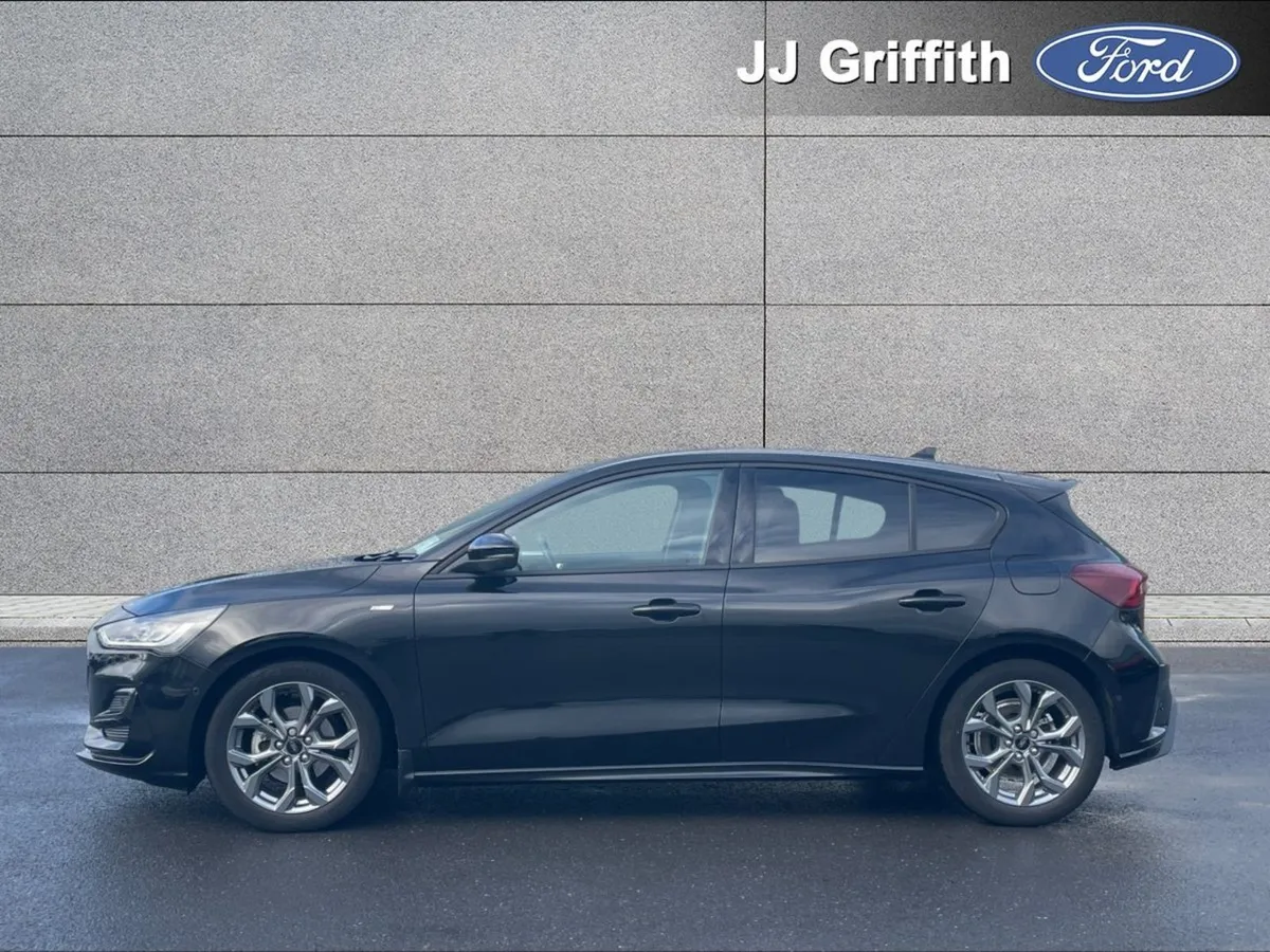 Ford Focus St-line X 1.0l Ecoboost 125PS Mhev - Image 3