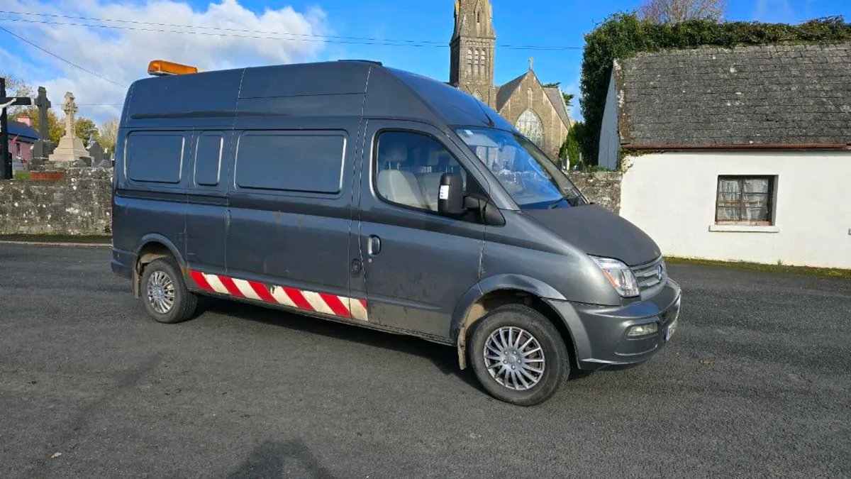 For sale 2015 SsangYong LDV 2.5 diesel fresh doe - Image 2
