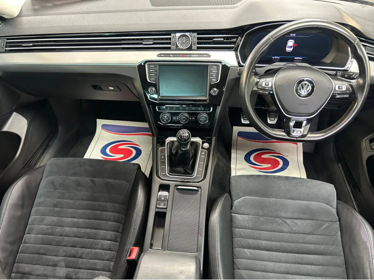 Volkswagen Passat HIGHLINE BE 1.6 TDI MANUAL 6SPEE - Image 2