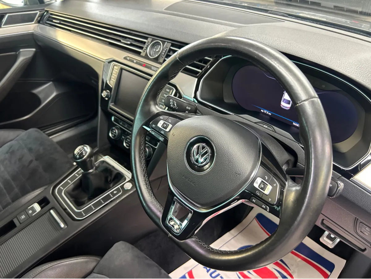 Volkswagen Passat HIGHLINE BE 1.6 TDI MANUAL 6SPEE - Image 4